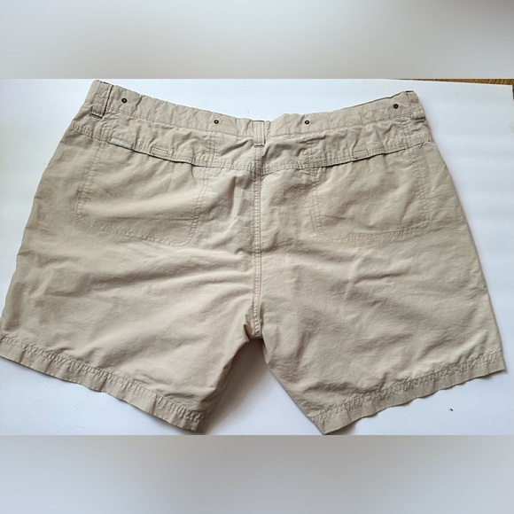 Columbia Women's Omni-Shade Khaki Shorts - XL - Picture 6 of 16